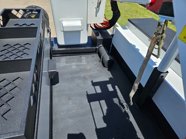 2018 Ford F550 4X4 ETI MH 37 IH BUCKET TRUCK TURBO DIESEL MATERIAL HANDLER TELESCOPING | Irving, TX | Pinnacle Trucks 2018 Ford F550 4X4 ETI MH 37 IH BUCKET TRUCK TURBO DIESEL MATERIAL HANDLER TELESCOPING | Irving, TX | Pinnacle Trucks