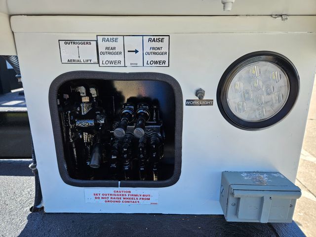 2018 Ford F550 4X4 ETI MH 37 IH BUCKET TRUCK TURBO DIESEL MATERIAL HANDLER TELESCOPING | Irving, TX | Pinnacle Trucks 2018 Ford F550 4X4 ETI MH 37 IH BUCKET TRUCK TURBO DIESEL MATERIAL HANDLER TELESCOPING | Irving, TX | Pinnacle Trucks