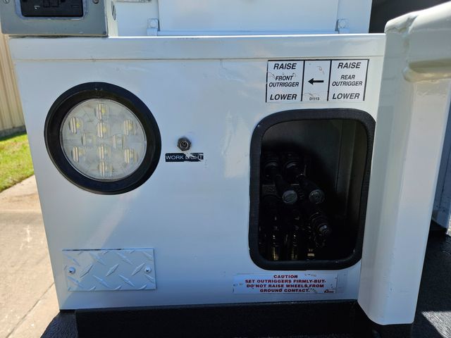 2018 Ford F550 4X4 ETI MH 37 IH BUCKET TRUCK TURBO DIESEL MATERIAL HANDLER TELESCOPING | Irving, TX | Pinnacle Trucks 2018 Ford F550 4X4 ETI MH 37 IH BUCKET TRUCK TURBO DIESEL MATERIAL HANDLER TELESCOPING | Irving, TX | Pinnacle Trucks