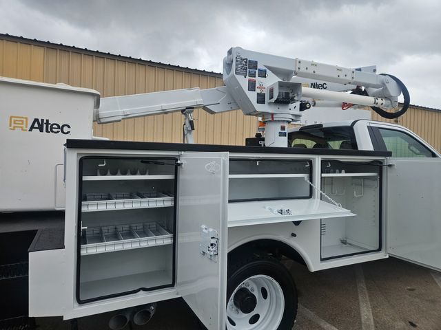 2018 Ford F550 AT37G 42FT TELESCOPING AND ARTICULATING 4x4 POWERSTROKE 85K MILES | Irving, TX | Pinnacle Trucks 2018 Ford F550 AT37G 42FT TELESCOPING AND ARTICULATING 4x4 POWERSTROKE 85K MILES | Irving, TX | Pinnacle Trucks