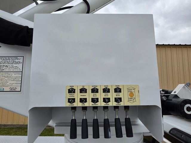 2018 Ford STAMM SIGN TRUCK F550 6.7 DIESEL 2 MAN BUCKET STAMM ATR45N 50FT REACH | Irving, TX | Pinnacle Trucks