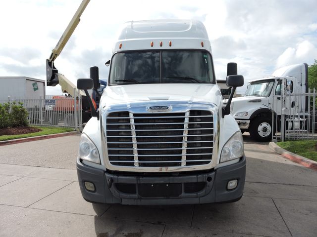 2018 Freightliner CA125 Sleeper