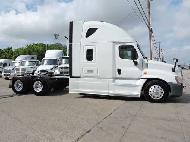 2018 Freightliner CA125 Sleeper