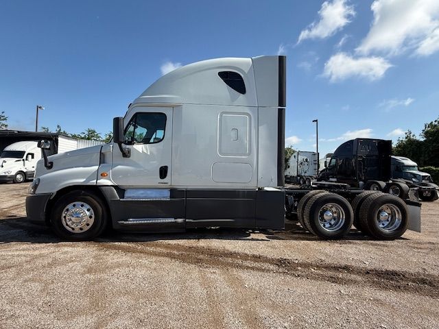 2018 Freightliner CASCADIA 125  | Dallas, TX | Infinity Trucks