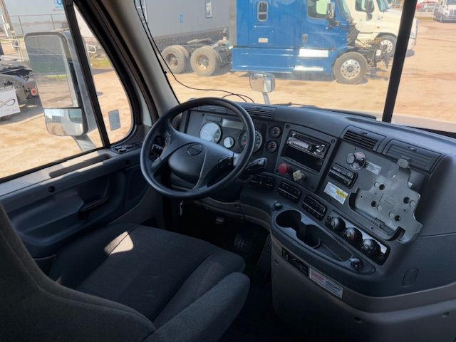 2018 Freightliner CASCADIA 125 | Dallas, TX | Infinity Trucks 2018 Freightliner CASCADIA 125 | Dallas, TX | Infinity Trucks