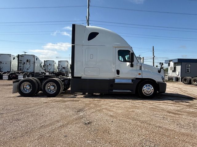2018 Freightliner CASCADIA 125  | Dallas, TX | Infinity Trucks