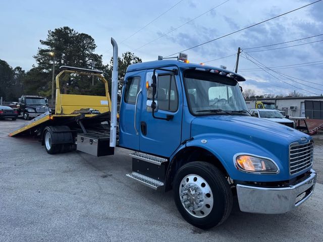 2018 Freightliner M-106