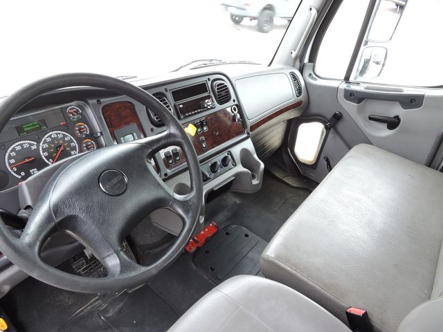 2018 Freightliner M2108 Moffett Flatbed