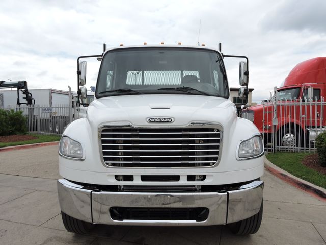 2018 Freightliner M2108 Moffett Flatbed