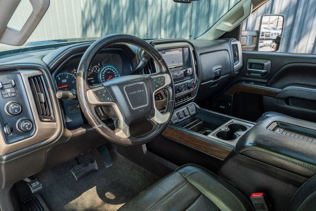 2018 GMC Sierra 2500HD Denali CREW CAB 4X4 / ALLISON DURAMAX CLEAN CARFAX | Austin, TX | Rocky Mountain Truck Stop Austin 2018 GMC Sierra 2500HD Denali CREW CAB 4X4 / ALLISON DURAMAX CLEAN CARFAX | Austin, TX | Rocky Mountain Truck Stop Austin