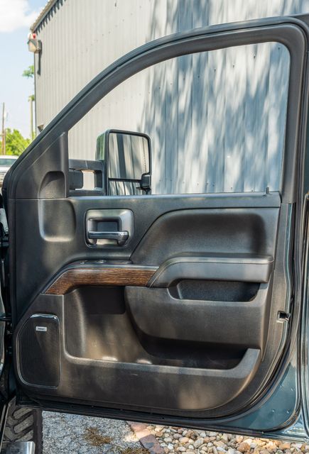 2018 GMC Sierra 2500HD Denali CREW CAB 4X4 / ALLISON DURAMAX CLEAN CARFAX | Dallas, TX | Rocky Mountain Truck Stop Dallas