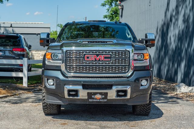 2018 GMC Sierra 2500HD Denali CREW CAB 4X4 / ALLISON DURAMAX CLEAN CARFAX | Dallas, TX | Rocky Mountain Truck Stop Dallas 2018 GMC Sierra 2500HD Denali CREW CAB 4X4 / ALLISON DURAMAX CLEAN CARFAX | Dallas, TX | Rocky Mountain Truck Stop Dallas