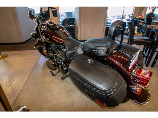 2018 Harley-Davidson FLHC FLH80 HERITAGE