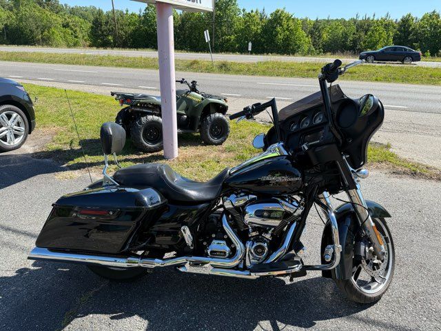 2018 Harley-Davidson Street Glide  | Hayes, VA | Gemini Auto