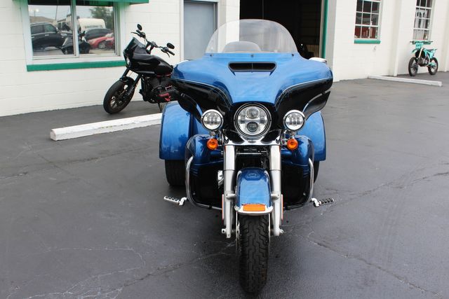 2018 Harley-Davidson Tri Glide Ultra 115th Anniversary FLHTCUTG Trike | Granite City, Illinois | MasterCars Company Inc. 2018 Harley-Davidson Tri Glide Ultra 115th Anniversary FLHTCUTG Trike | Granite City, Illinois | MasterCars Company Inc.