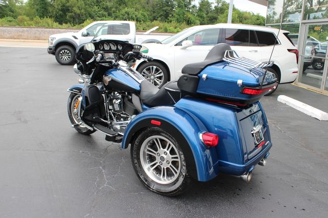 2018 Harley-Davidson Tri Glide Ultra 115th Anniversary FLHTCUTG Trike | Granite City, Illinois | MasterCars Company Inc. 2018 Harley-Davidson Tri Glide Ultra 115th Anniversary FLHTCUTG Trike | Granite City, Illinois | MasterCars Company Inc.