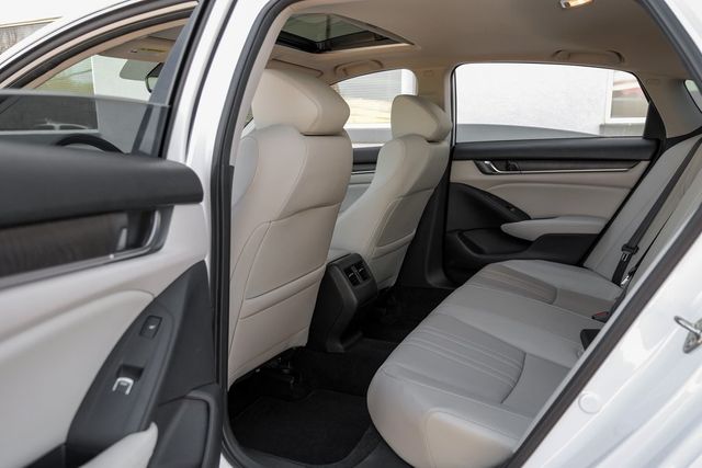 2018 Honda Accord Touring HUD Memory Heated/Cooled Seats Nav Sunroof 2018 Honda Accord Touring HUD Memory Heated/Cooled Seats Nav Sunroof