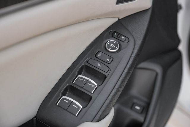 2018 Honda Accord Touring HUD Memory Heated/Cooled Seats Nav Sunroof 2018 Honda Accord Touring HUD Memory Heated/Cooled Seats Nav Sunroof