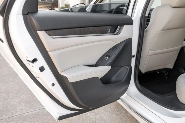 2018 Honda Accord Touring HUD Memory Heated/Cooled Seats Nav Sunroof 2018 Honda Accord Touring HUD Memory Heated/Cooled Seats Nav Sunroof