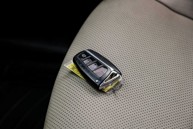 2018 Hyundai Santa Fe SE PremiumPkg PerfectCarfax 3rdRow | Dallas, TX | Stevens Motor Company LLC