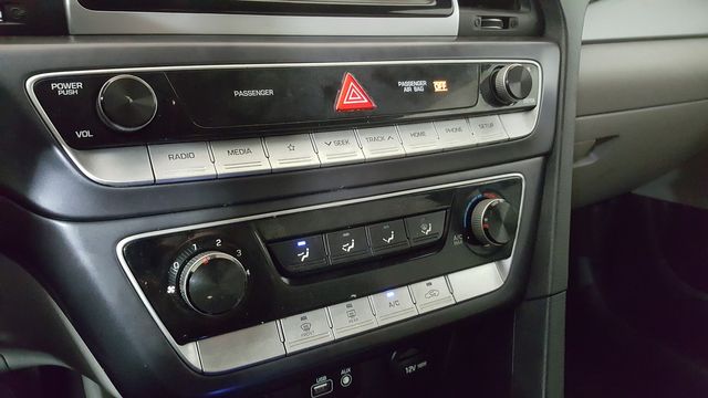 2018 Hyundai SONATA SE | Carrollton, TX | Legend Motorcars of Carrollton 2018 Hyundai SONATA SE | Carrollton, TX | Legend Motorcars of Carrollton