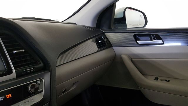2018 Hyundai SONATA Limited | Carrollton, TX | Legend Motorcars of Carrollton