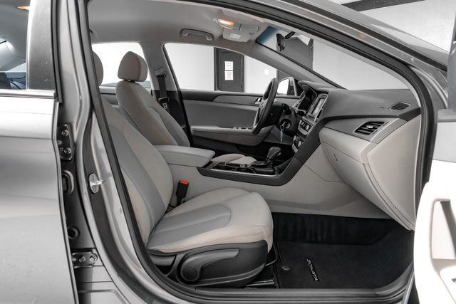 2018 Hyundai SONATA SE DocumentedServiceHistory PerfectCarfax NonSmoke | Dallas, TX | Stevens Motor Company LLC 2018 Hyundai SONATA SE DocumentedServiceHistory PerfectCarfax NonSmoke | Dallas, TX | Stevens Motor Company LLC