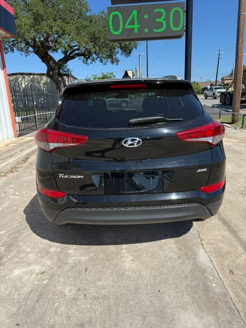2018 Hyundai TUCSON SE