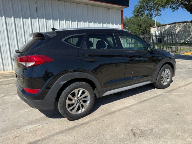 2018 Hyundai TUCSON SE