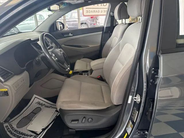 2018 Hyundai TUCSON Value Sport Utility 4D | Rome, GA | Knight's Car Store 2018 Hyundai TUCSON Value Sport Utility 4D | Rome, GA | Knight's Car Store