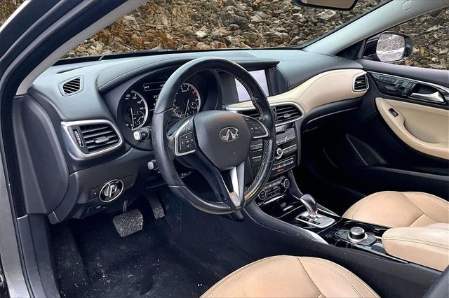 2018 INFINITI QX30 Luxury