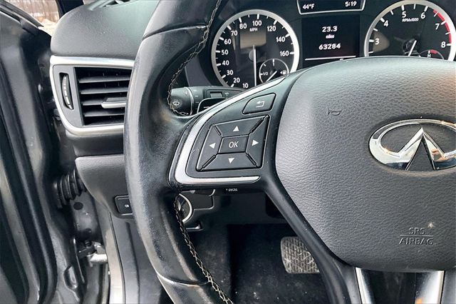 2018 INFINITI QX30 Luxury