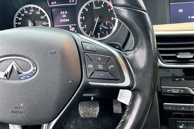 2018 INFINITI QX30 Luxury