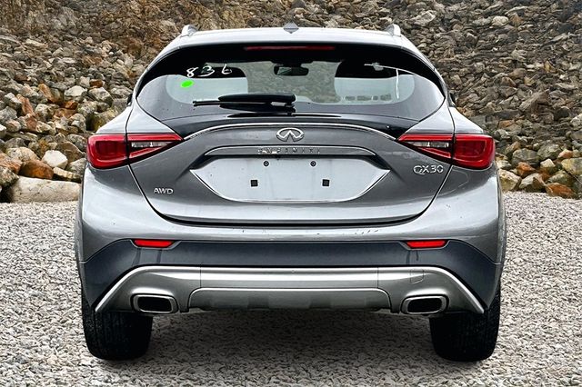 2018 INFINITI QX30 Luxury