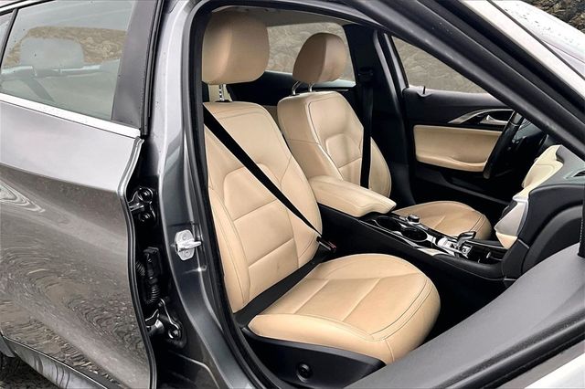 2018 INFINITI QX30 Luxury