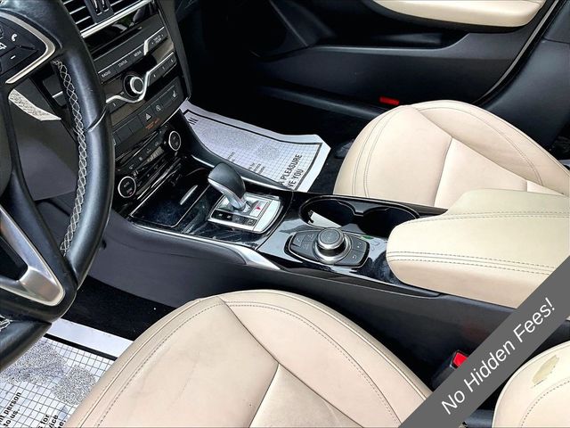 2018 INFINITI QX30 Luxury