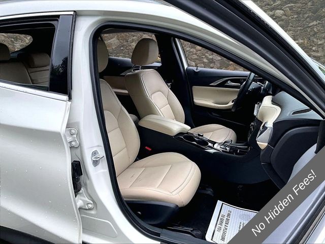 2018 INFINITI QX30 Luxury