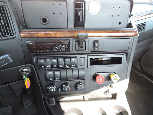 2018 International LT625 Daycab