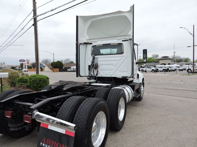 2018 International LT625 Daycab