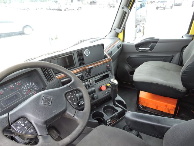 2018 International RH613 Daycab