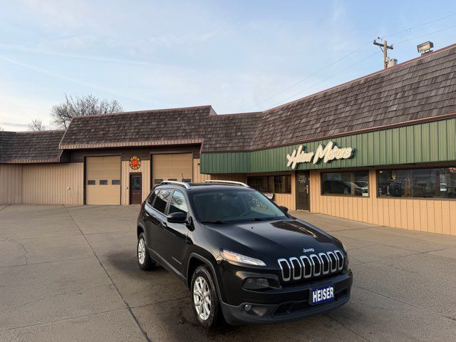 2018 Jeep Cherokee Latitude ONLY 70,000 Miles | Dickinson, ND | Heiser Motors