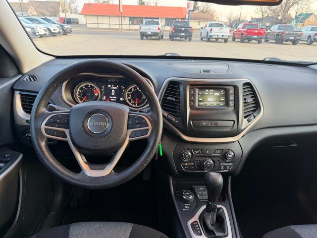 2018 Jeep Cherokee Latitude ONLY 70,000 Miles | Dickinson, ND | Heiser Motors