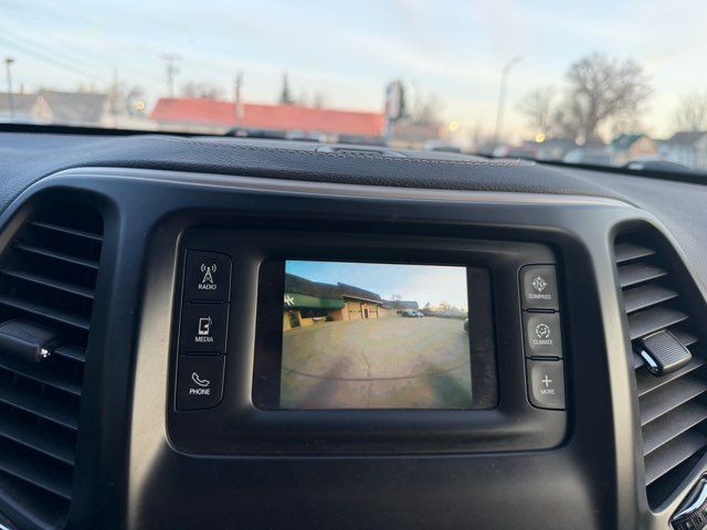 2018 Jeep Cherokee Latitude ONLY 70,000 Miles | Dickinson, ND | Heiser Motors