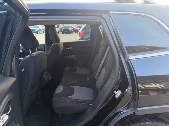 2018 Jeep Cherokee Latitude ONLY 70,000 Miles | Dickinson, ND | Heiser Motors 2018 Jeep Cherokee Latitude ONLY 70,000 Miles | Dickinson, ND | Heiser Motors