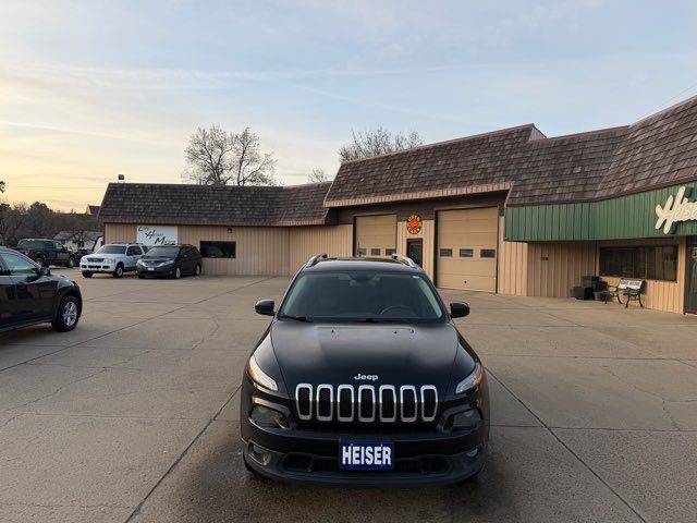 2018 Jeep Cherokee Latitude ONLY 70,000 Miles | Dickinson, ND | Heiser Motors