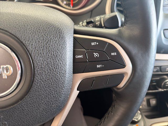 2018 Jeep Cherokee Latitude | Rome, GA | Knight's Car Store 2018 Jeep Cherokee Latitude | Rome, GA | Knight's Car Store
