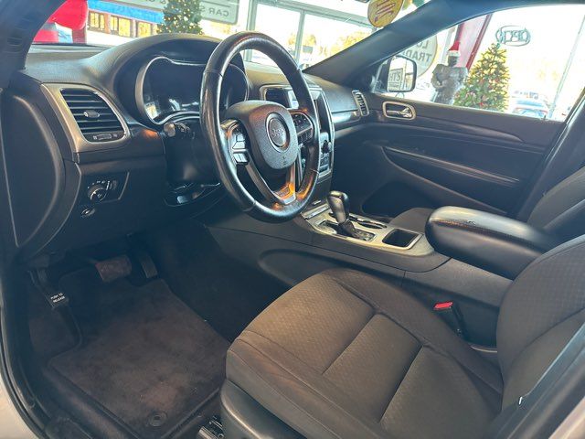 2018 Jeep Grand Cherokee Laredo E | Rome, GA | Knight's Car Store 2018 Jeep Grand Cherokee Laredo E | Rome, GA | Knight's Car Store