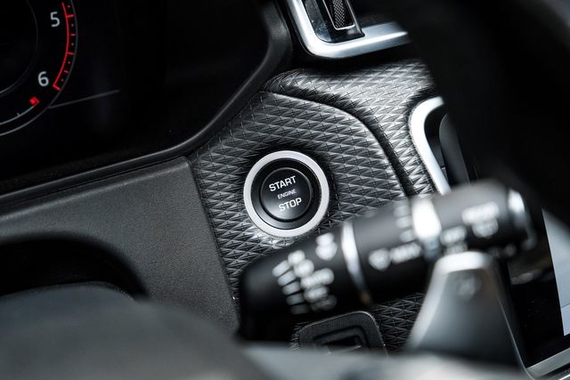 2018 Land Rover Range Rover Velar D180 R-Dynamic SE ACseats NewTires Serviced | Dallas, TX | Stevens Motor Company LLC 2018 Land Rover Range Rover Velar D180 R-Dynamic SE ACseats NewTires Serviced | Dallas, TX | Stevens Motor Company LLC