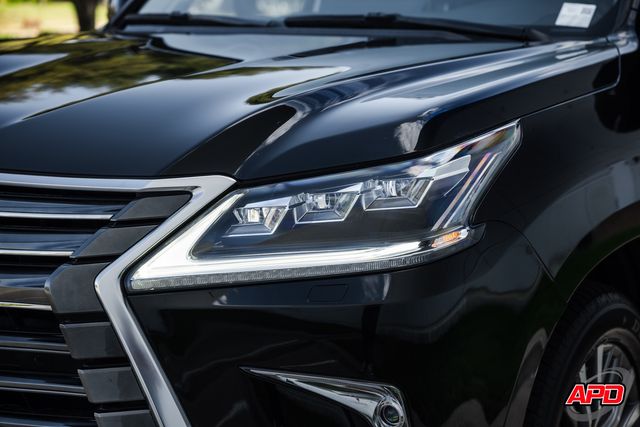 2018 Lexus LX 570 Two-Row 2018 Lexus LX 570 Two-Row