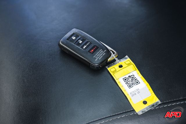 2018 Lexus LX 570 Two-Row 2018 Lexus LX 570 Two-Row